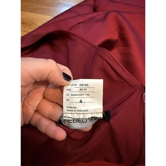 Alfred Sung Women’s Plus Size 24 W Burgundy One Shoulder Belt Floor Length Dress - Picture 12 of 12